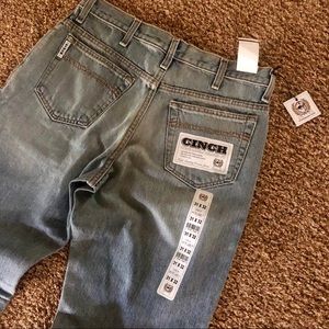 Men cinch relaxed denim jeans